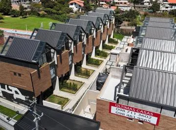 Casa en Venta en Tumbaco – Diseño Moderno, Terraza y Amplias Áreas Verdes — imagen 5