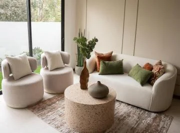 Exclusivo Departamento con Jardín Privado Dentro de Urb. Lomas de Monteserrin — imagen 4
