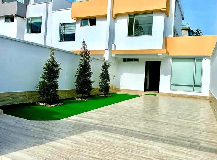 Venta Casa Moderna y Comoda Frente Al Colegio Americano — imagen 1