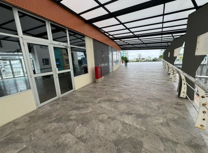 Local en Venta o en Alquiler en Plaza del Sol, Manabí — imagen 1