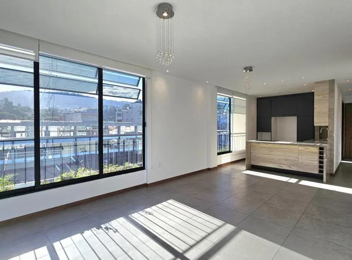 Venta o Rento Departamento en Cumbayá con Vista a 2 Minutos del Scala y 3 Minutos de Ruta Viva — imagen 1