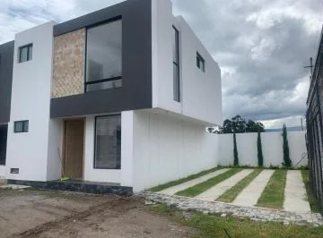 Veta Casas en Sangolquí Valle de Los Chillos 3 Dorm. — imagen 4
