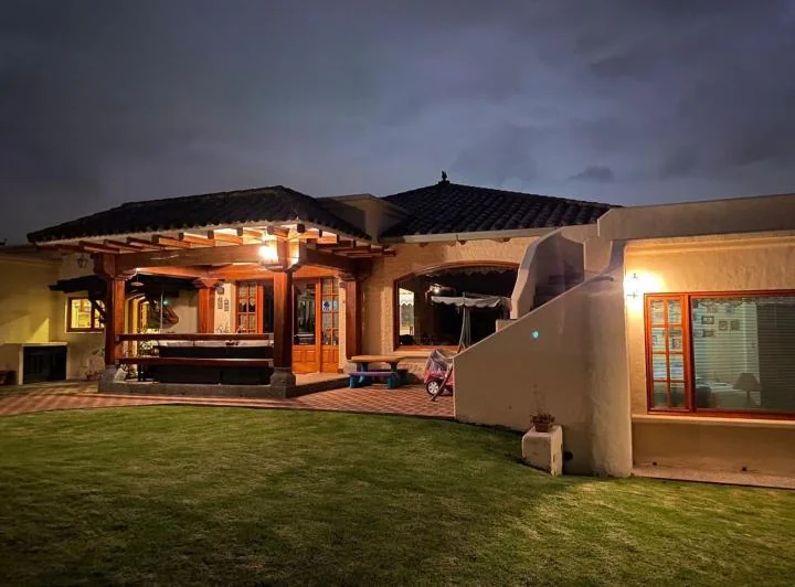 Hermosa Casa Quinta Una Planta con 2.000 m² de Terreno - Tumbaco — imagen 1
