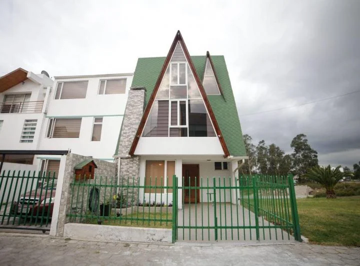Casa en Venta, 165 m², 4 Dorm., Camino de Los Eucaliptos — imagen 1