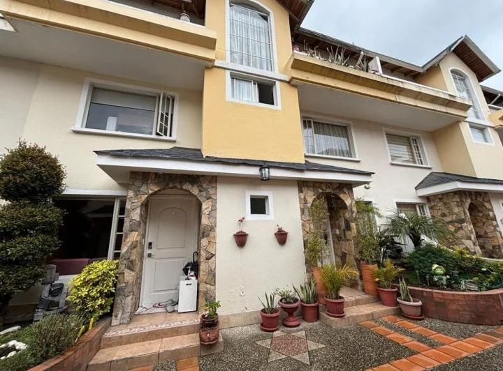 Casa en Venta Colegio Sek Sector Embajada Americana — imagen 1