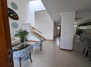 Super Linda Casa con 3 Habitaciones 240 m² en Tumbaco — imagen 3