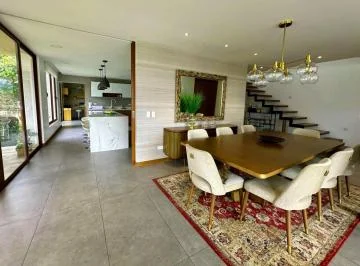 Hermosa Casa Contemporánea de Venta en La Viña Alta Tumbaco! Vista! — imagen 2