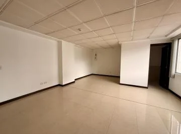 Venta Oficina con Parqueadero, Sector Bellavista — imagen 5