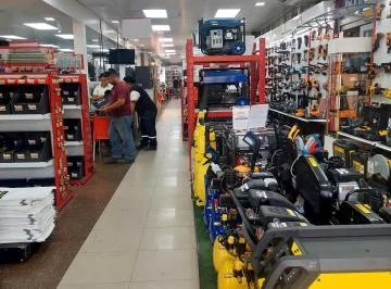 Venta o Alquiler de Local Comercial 400 m² con Bodega 400 m² en Via a Daule, Guayas — imagen 4