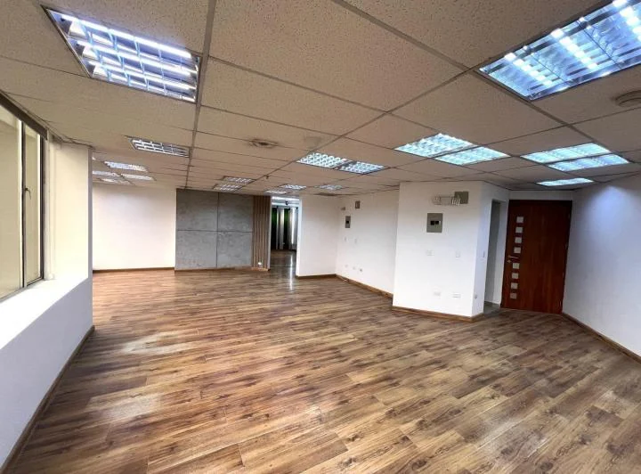 Mv - Sector La Carolina en Venta Oficina 66.78 m² con Vista, Edificio Corporativo — imagen 1