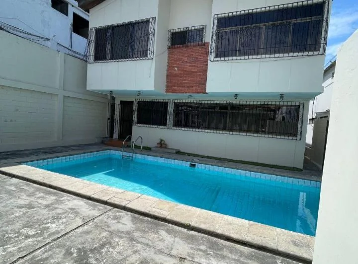 Casa de Venta Ceibos Santa Cecilia Urbanización Privada, 4 Dorm. Mas Estudio, Guayas — imagen 1