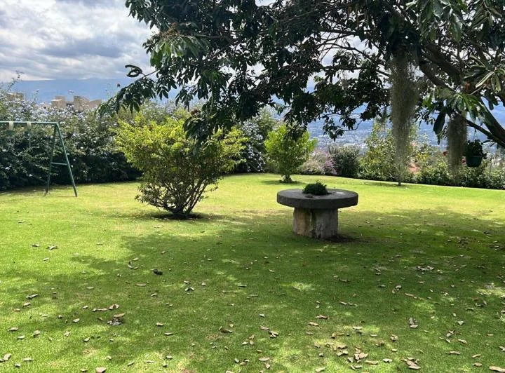 Casa de Venta en Cumbaya Sector Site Center — imagen 1