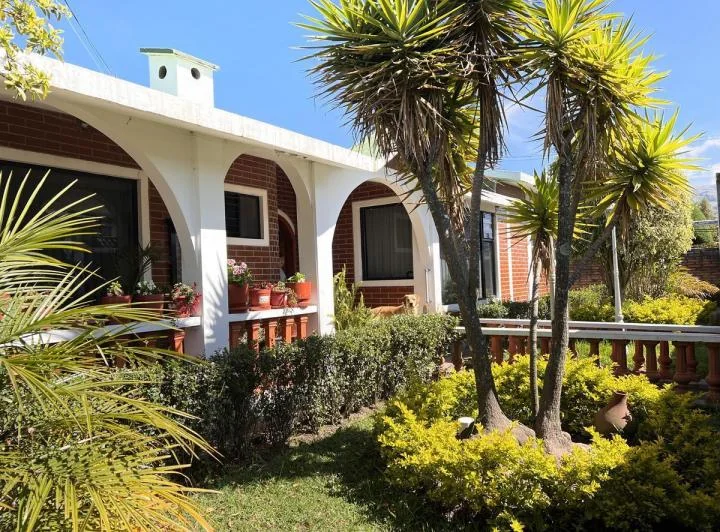 Casa en Venta Los Chillos Playa Chica a Una Cuadra del Mall San Luis — imagen 1