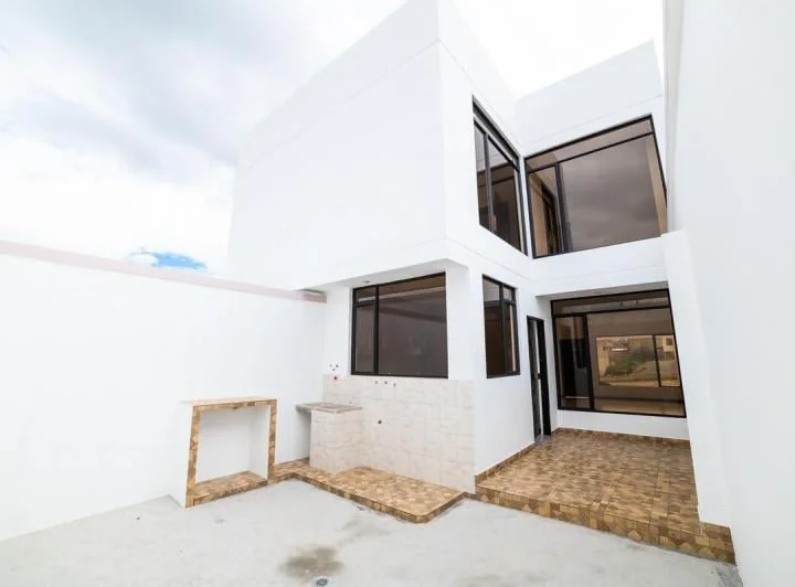 Casa Vip en 2 Plantas - 100 m², Terraza - Sur de Quito — imagen 1