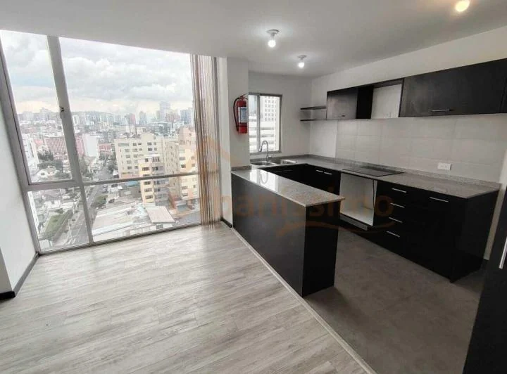 Hm/ Sector 12 Octubre, Hermoso Departamento en Venta, 90 m² en 130.000 Usd — imagen 1