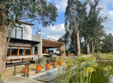 Espectacular Casa de Venta por Hilacril Tumabco! Piscina! Vista! — imagen 5