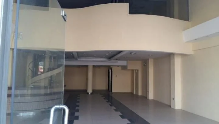 En Venta Local - Oficina Comercial 295 M²| Alborada| Norte de Guayaquil, Guayas — imagen 1