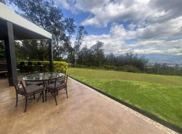 Hermosa Casa Moderna de Lujo de Venta en Nayón! Amplios Jardines! Vista! — imagen 3