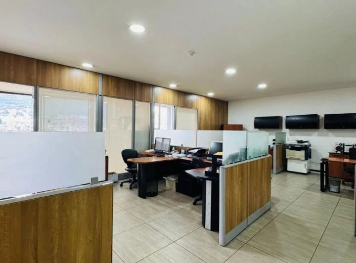 Venta de Oficina Sector La Carolina — imagen 1