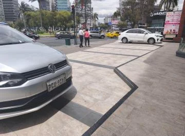 Venta Local Comercial Shyris Alto Tráfico 400 m. $550.000 — imagen 2