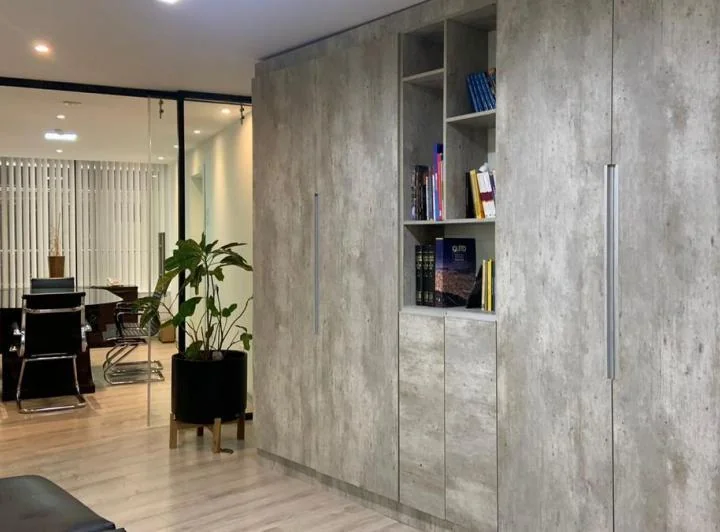 Vendo Oficina Semi Amoblada, República del Salvador. Provincia de Pichincha — imagen 1