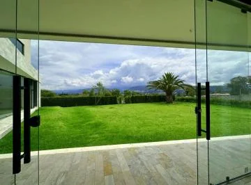 Espectacular Casa de Venta por Hilacril Plaza Tumbaco! — imagen 4