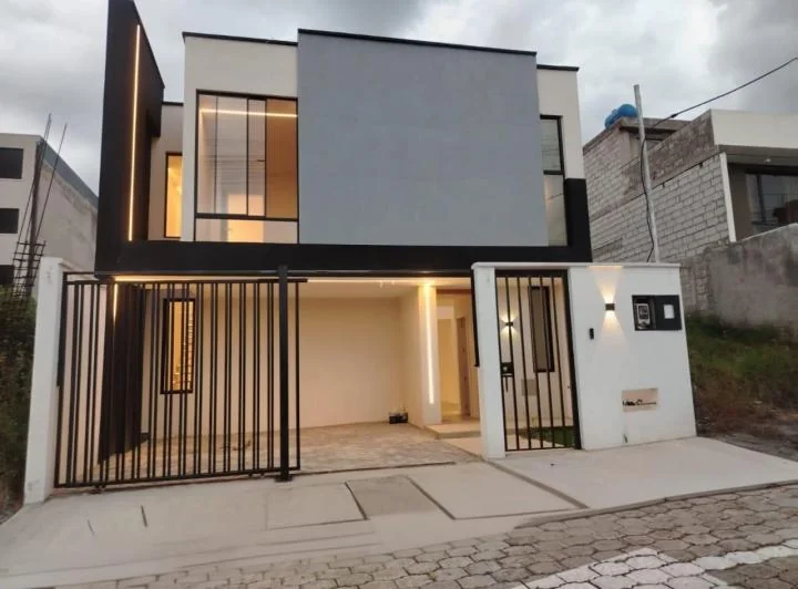 Casa con Ultima Tecnologia 165 m² - Conocoto — imagen 1