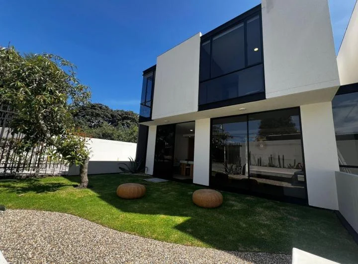 Mv - Sector Cumbayá en Venta Casa 3d 113,32 m² Más Jardín a Estrenar en Conjunto — imagen 1