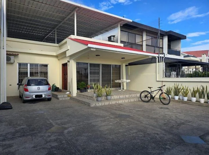 Casa de Venta en Manta Zona Sur Malecon G/z, Manabí — imagen 1