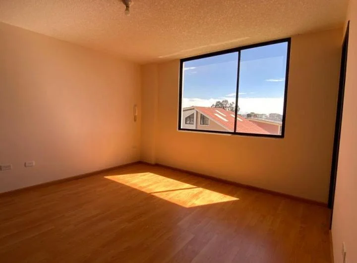 Oportunidad | Departamento en Venta | Solca - El Edén | 3 Dorm. | 2 Parqueaderos | Bodega — imagen 1