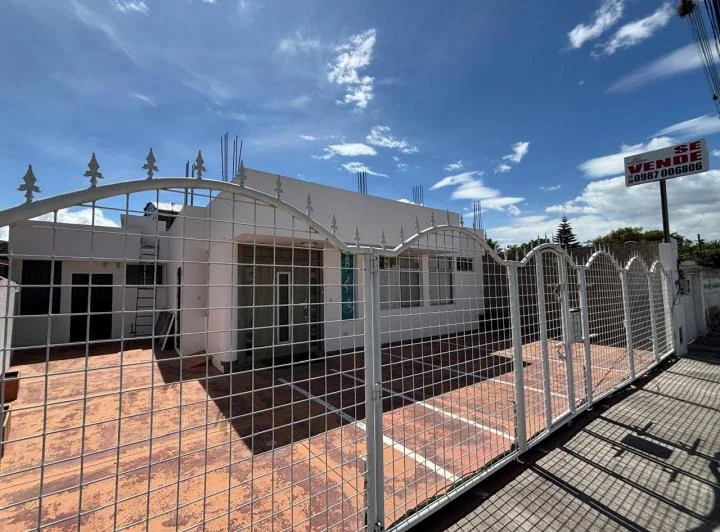 Vendo $134.900 Oficina - Local con Piscina Para Centro Médico, Spa, Fisioterapia — imagen 1