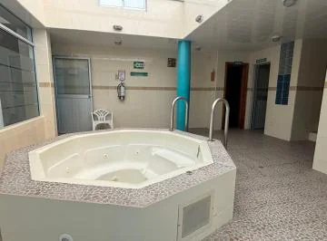 Vendo $134.900 Oficina - Local con Piscina Para Centro Médico, Spa, Fisioterapia — imagen 5