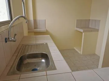 Oficina o Departamento en La Urbanización Metrópolis 2, con Parqueo. Guayas — imagen 4