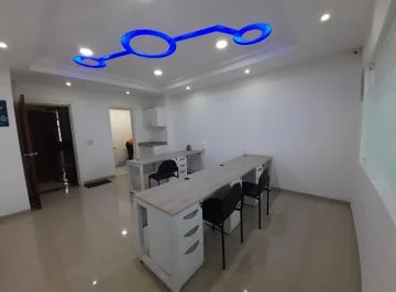 Consultorio Amoblado en Venta, Ingreso a La Urb. El Condado — imagen 5