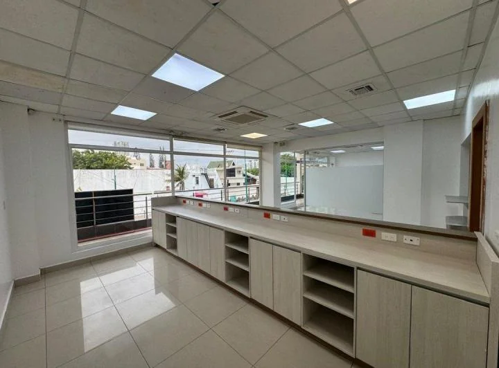 Oficina de Venta en Manta Zona Centro Sur G/r, Manabí — imagen 1