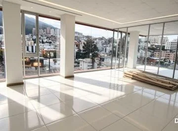 En Iñaquito - Edificio Opal - Venta de Oficina Premiun / Oficina 705 — imagen 4