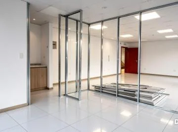 En Iñaquito - Edificio Opal - Venta de Oficina Premiun / Oficina 705 — imagen 3