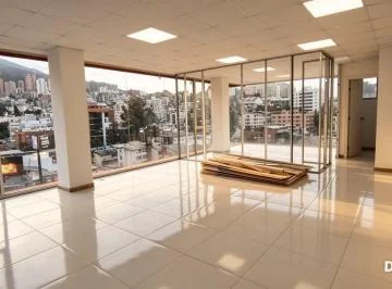 En Iñaquito - Edificio Opal - Venta de Oficina Premiun / Oficina 705 — imagen 2