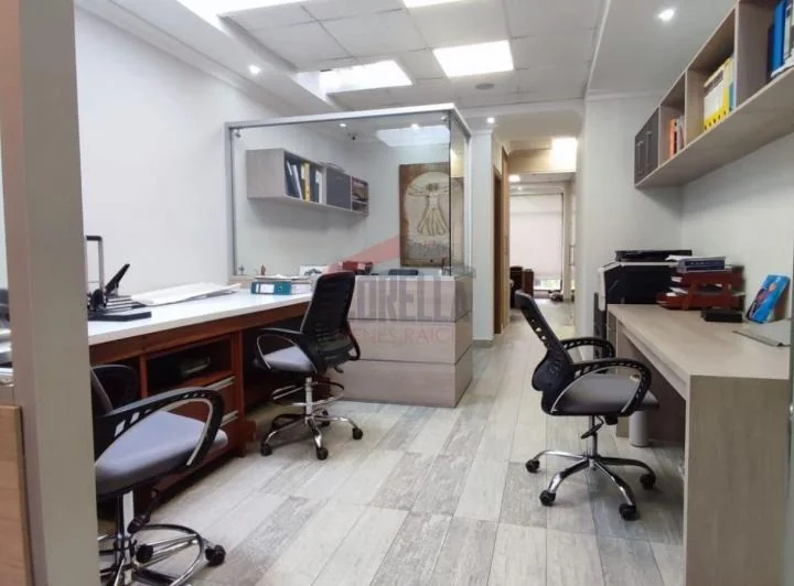Venta Oficina de Lujo, Edificio Colonia. 6 Áreas de Oficinas, 4 Parqueaderos. 218 m² Precio: $285.000 — imagen 1