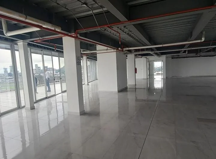 Oficina de Estreno con Terraza Privada en Av de Las Americas, Guayas — imagen 1