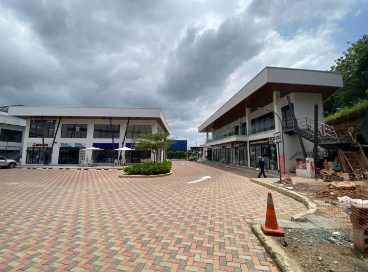 Alquiler - Venta Local Esquinero 224 m² Planta Alta - Nueva Plaza Comercial, La Joya - La Aurora, Guayas — imagen 1
