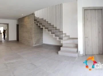 Casa en Venta en Tumbaco – Conjunto Privado con Piscina de Lujo — imagen 3