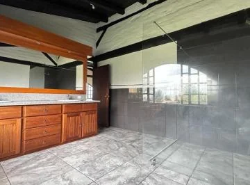 Casa Rústica en Venta – San Juan | Amplios Jardines — imagen 3