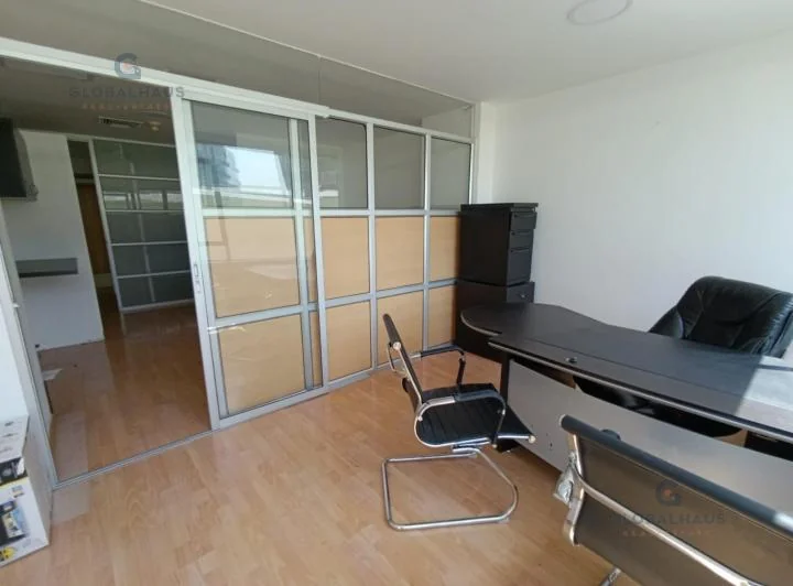 Venta o Alquiler de Oficina Amoblada en Edificio Equilibrium, 38 m² V. B, Guayas — imagen 1