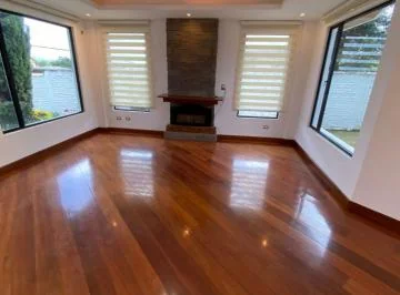 Venta Casa Independiente en San José del Valle – Valle de Los Chillos – Urbanización Privada — imagen 2