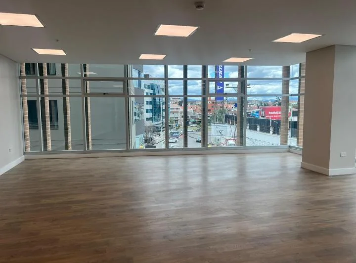 Venta Oficinas a Estrenar Edificio Corporativo, Azuay — imagen 1