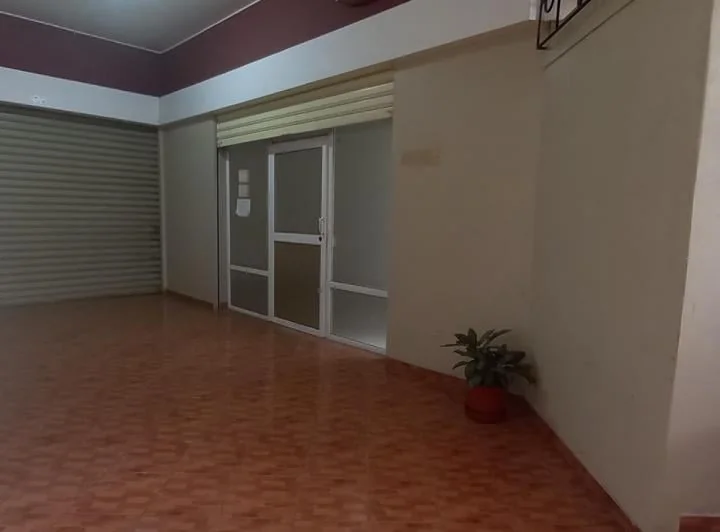 Venta de Oficina en Planta Baja con Parqueo Techado en Kennedy. J. m, Guayas — imagen 1