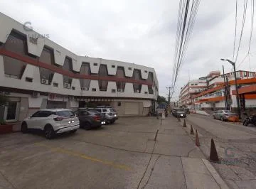 Venta de Oficina en Planta Baja con Parqueo Techado en Kennedy. J. m, Guayas — imagen 5