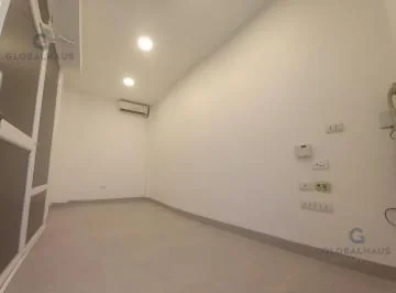 Venta de Oficina en Planta Baja con Parqueo Techado en Kennedy. J. m, Guayas — imagen 2