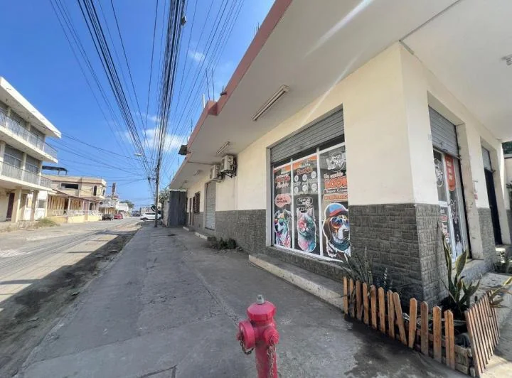 Casa Comercial de Venta en Barrio La Paz Manta, Manabí — imagen 1